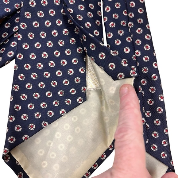 Vintage 1980s Brooks Brothers all silk tie in navy blue with white & red pattern - Picture 3 of 5